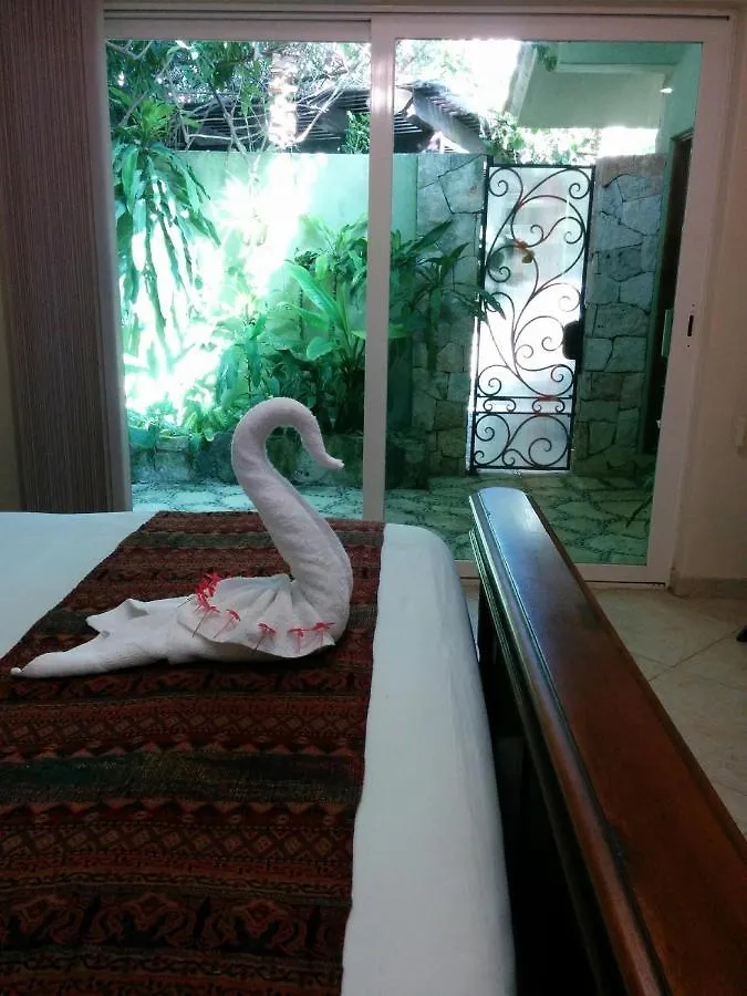 Holiday home Casa Beard, Spacious Guest House With High Speed Wifi & Pool. Playa del Carmen