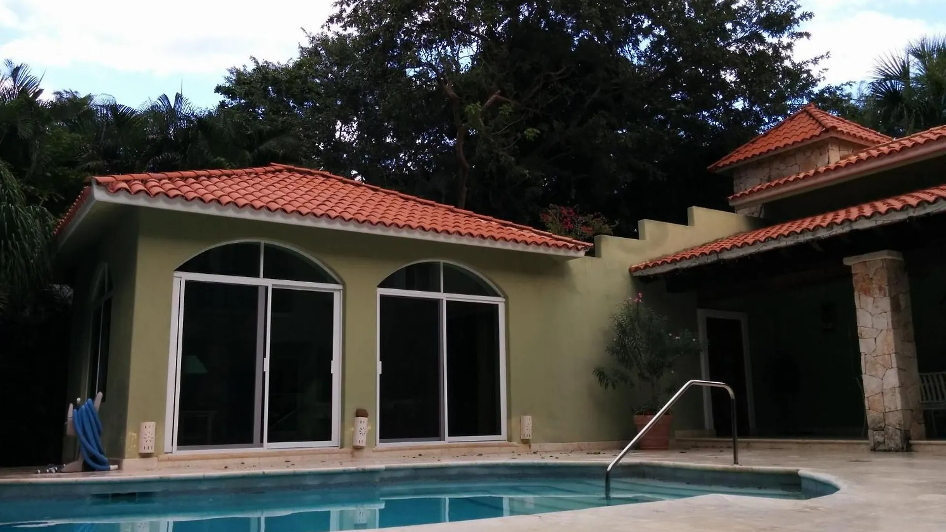 Holiday home Casa Beard, Spacious Guest House With High Speed Wifi & Pool. Playa del Carmen